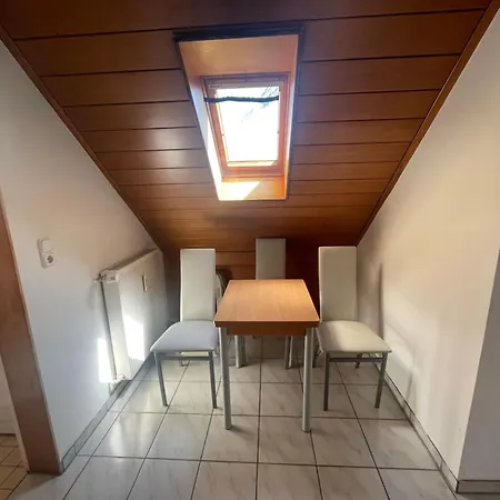 Lejlighed Gemuetliche Monteurswohnung In Fuer 4 Bis 9 Personen Kelkheim