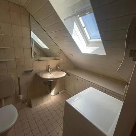 Im Ruhigen Taunus Fuer Monteure Und Zur Kurzzeitmiete アパート ケルクハイム（タウヌス）